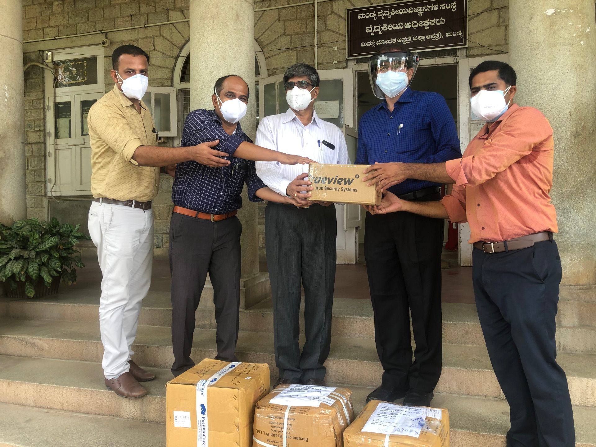 Equipment handover at MIMS (District Hospital), Mandya during the second wave.